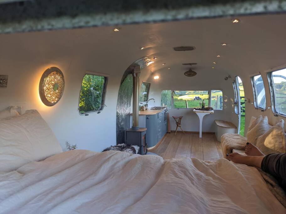 Airstream, Vintage American Caravan & Hottub Ashburton Zewnętrze zdjęcie