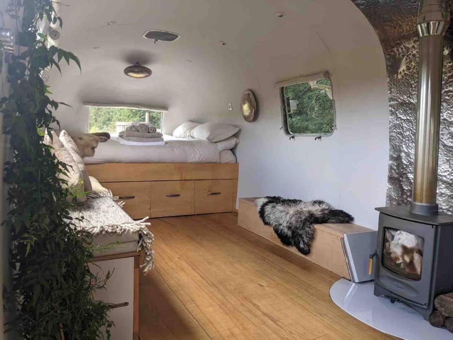Airstream, Vintage American Caravan & Hottub Ashburton Zewnętrze zdjęcie