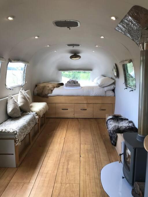 Airstream, Vintage American Caravan & Hottub Ashburton Zewnętrze zdjęcie