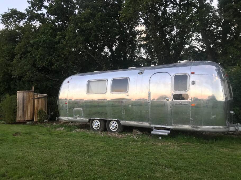Airstream, Vintage American Caravan & Hottub Ashburton Zewnętrze zdjęcie